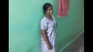 Hot downcast Tamil aunty