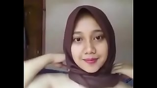 Hijab play the part full>_>_>_https://ouo.io/LmOh5o
